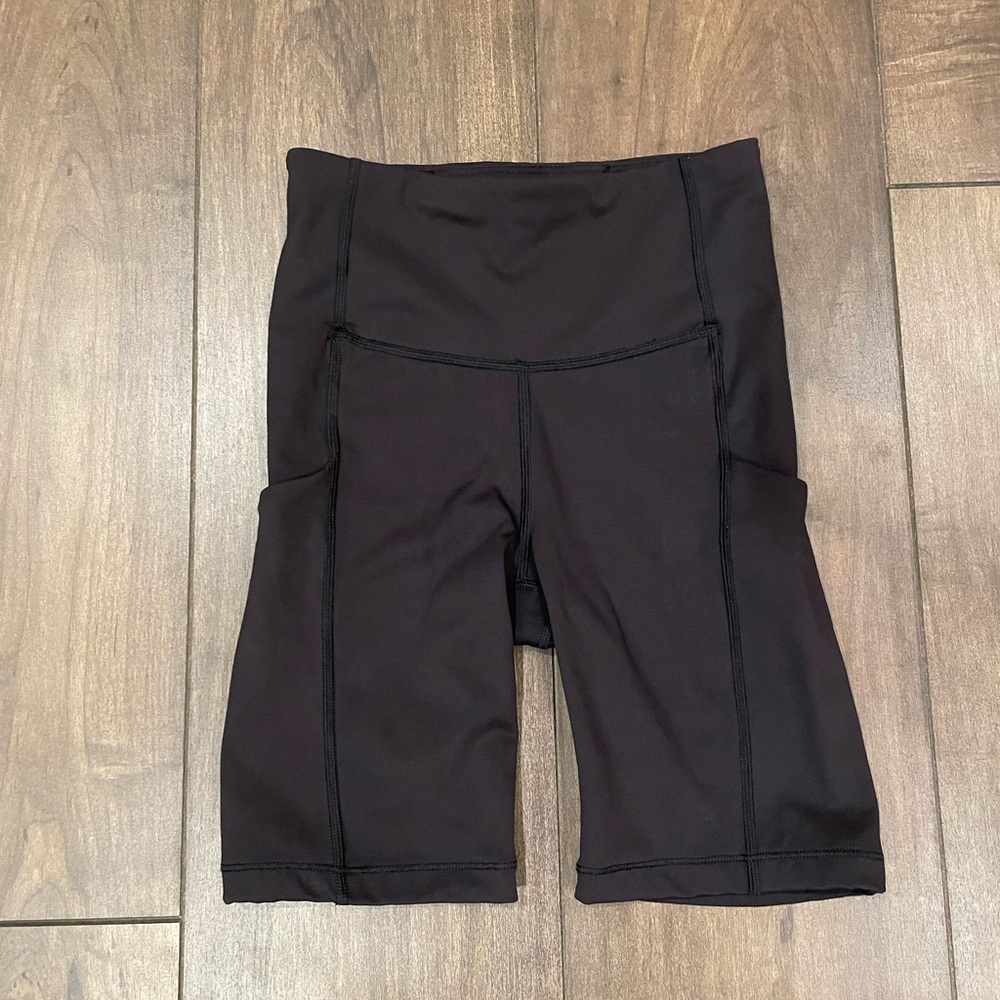Athleta Ultimate Stash Pocket 7” Short